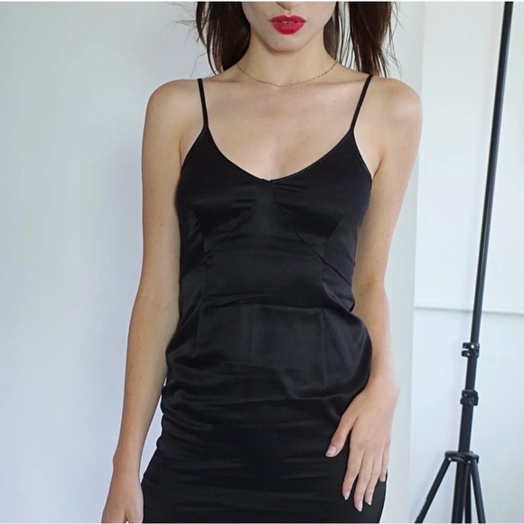 L’ecole Des Femmes Black Silk Gown🖤 - Picture 2 of 6